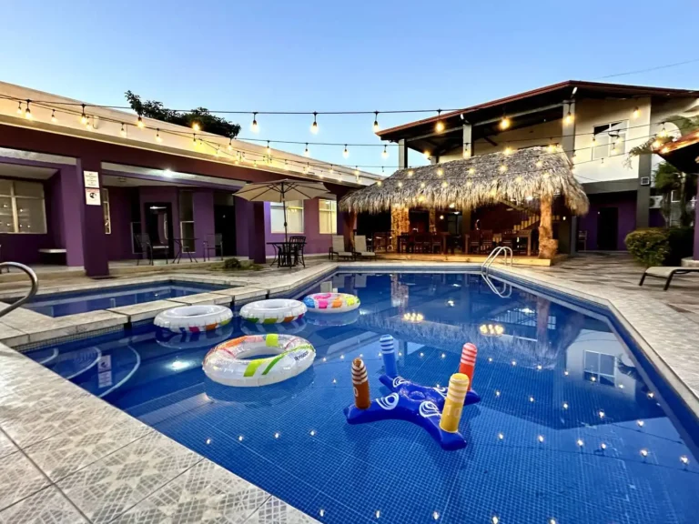 Tropical Paradise: 20BR Party Hotel in Jaco Costa Rica